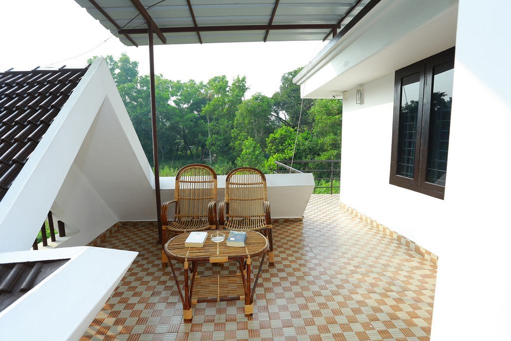 Alma Homestay Mararikulam Extérieur photo
